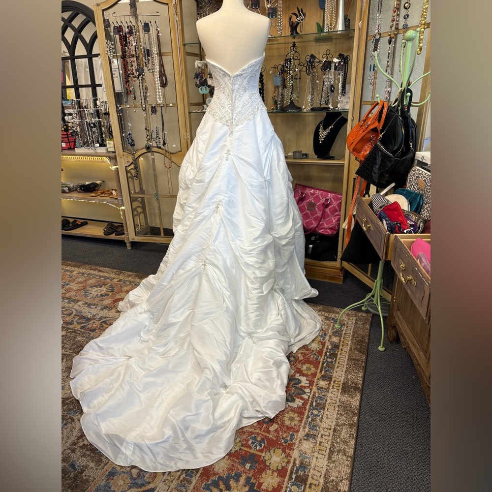 Imperial Elegant Strapless beaded Wedding Dress GORGEOUS!size 12-see pics EUC - Picture 16 of 17